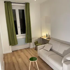 studio-en-hypercentre-lyon-1er.hotels-rhonealpes.com/
